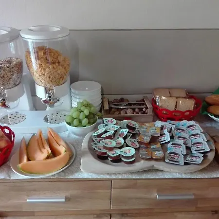 Eden לינה וארוחת בוקר קנוביו