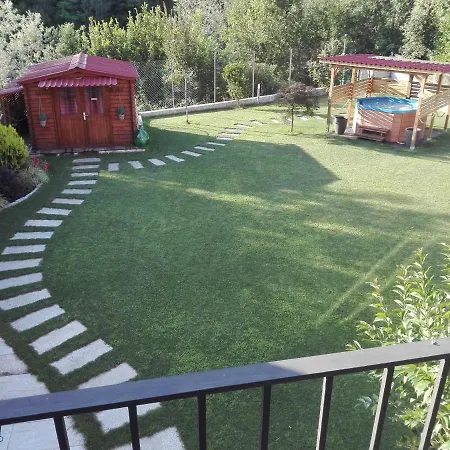 לינה וארוחת בוקר Eden קנוביו