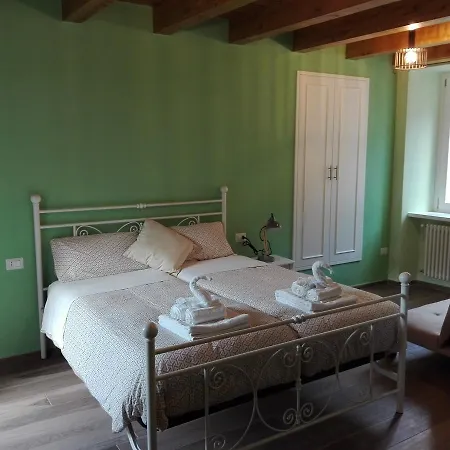 Eden לינה וארוחת בוקר 4*