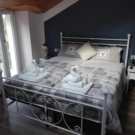 לינה וארוחת בוקר Eden