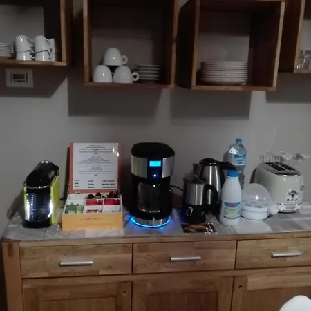 לינה וארוחת בוקר Eden קנוביו