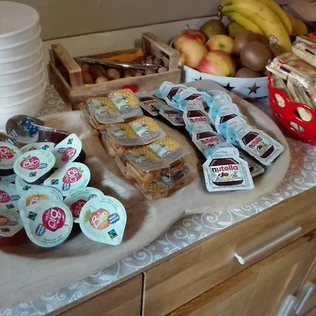 לינה וארוחת בוקר Eden קנוביו