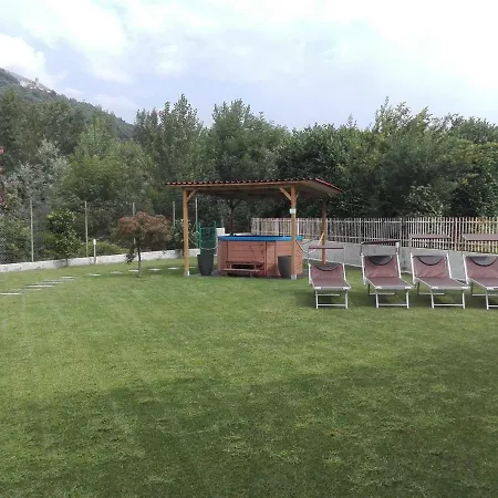 Eden לינה וארוחת בוקר 4*