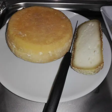 לינה וארוחת בוקר Eden קנוביו